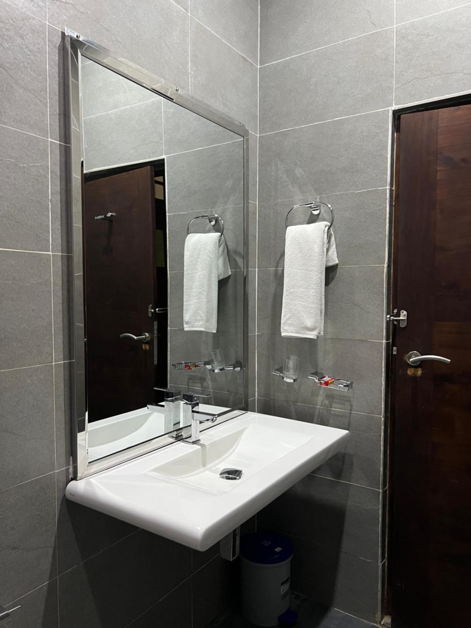 Lohas Beach Resort Villa Калутара Екстер'єр фото